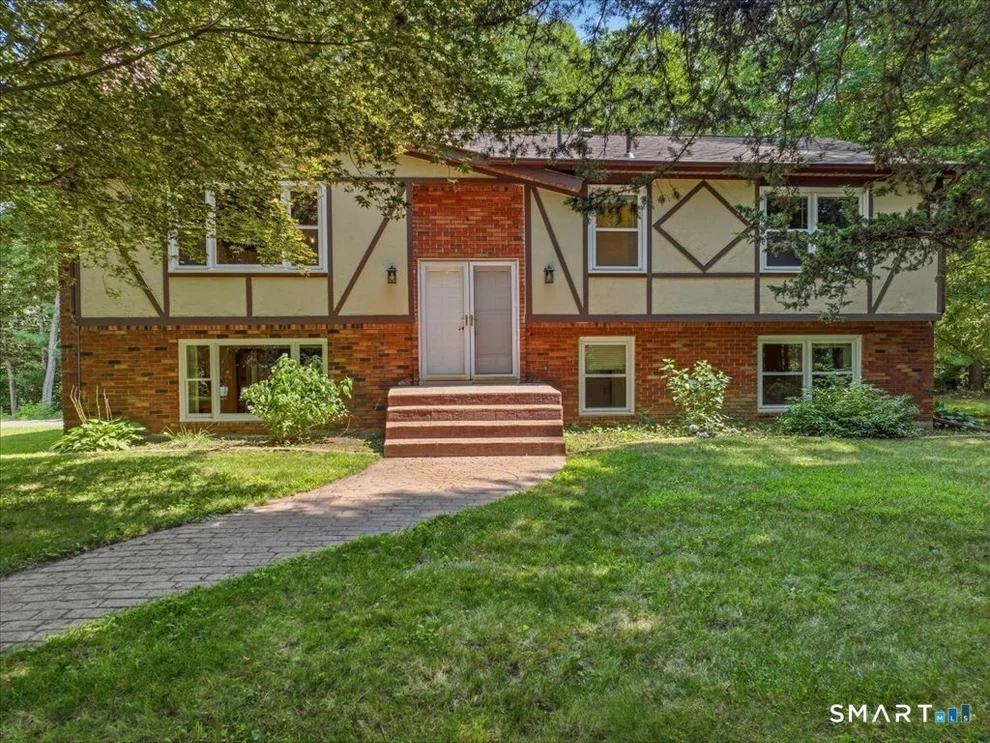 Unit for sale at 7 Ivy Court, Colchester, CT 06415