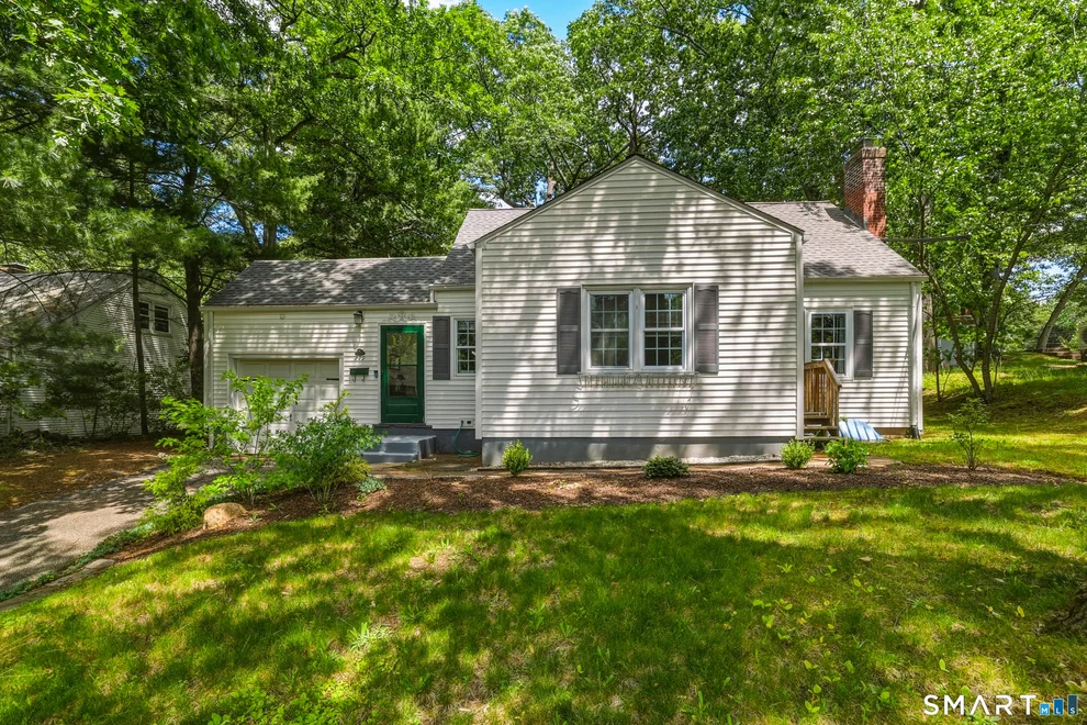 Unit for sale at 279 Parker Street, Manchester, CT 06042