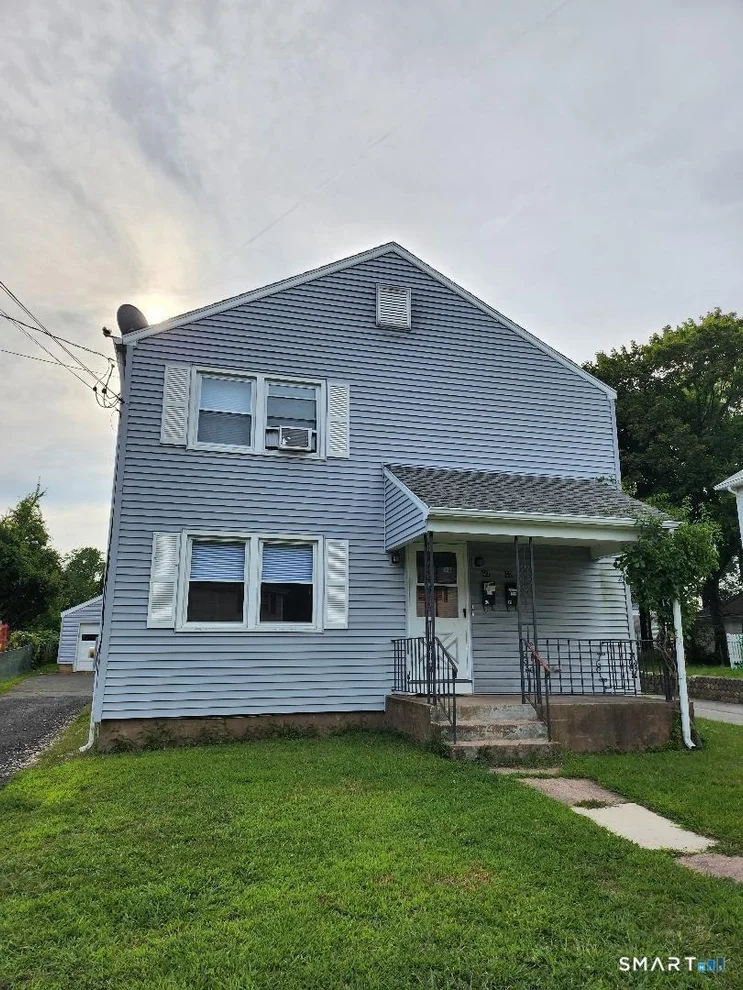 Unit for sale at 40 Glenwood Street, Manchester, CT 06040
