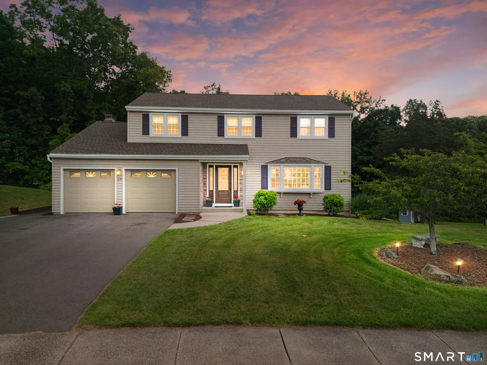 Unit for sale at 239 Little Brook Drive, Newington, CT 06111