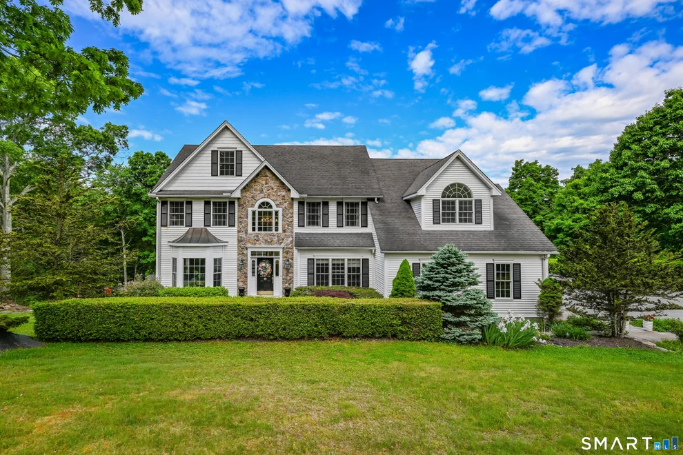 Unit for sale at 61 Silver Brook Lane, Woodbury, CT 06798