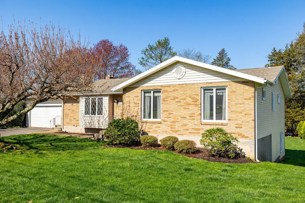 Unit for sale at 106 Juniper Lane, Berlin, CT 06037