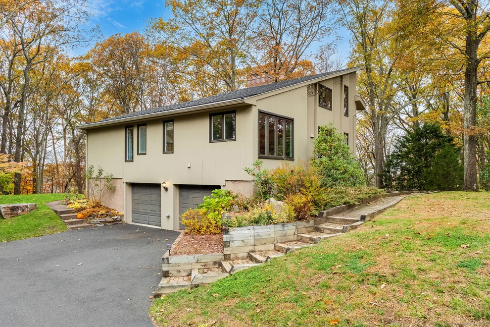Unit for sale at 25 Briarwood Lane, Vernon, CT 06066