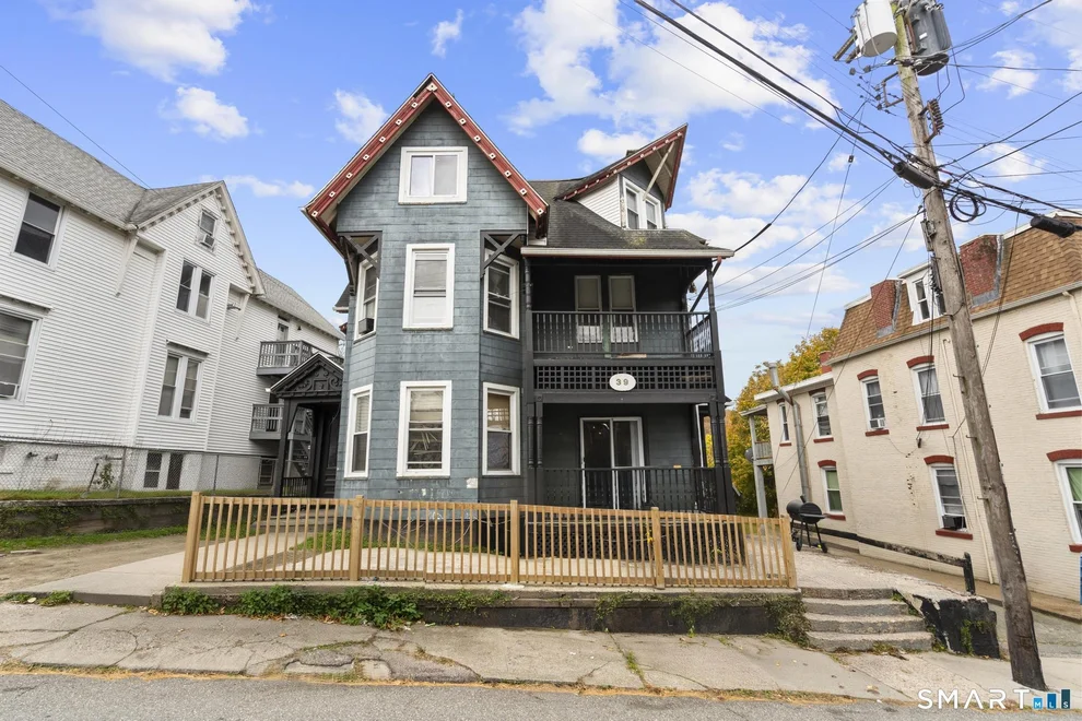 Unit for sale at 39-41 Cliff Street, Norwich, CT 06360