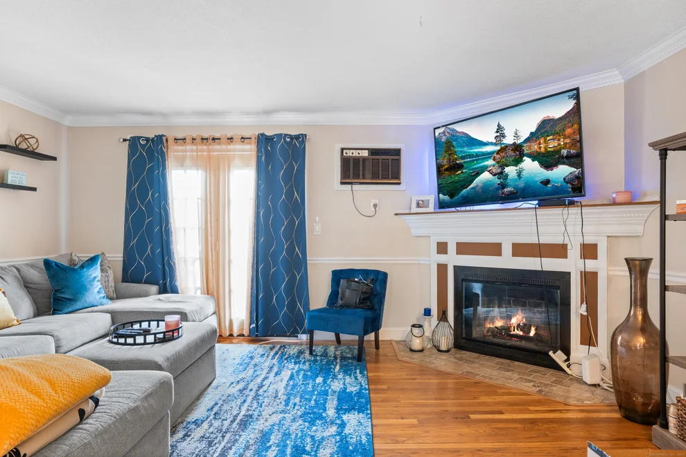 Unit for sale at 10 Taft Point, Waterbury, CT 06708