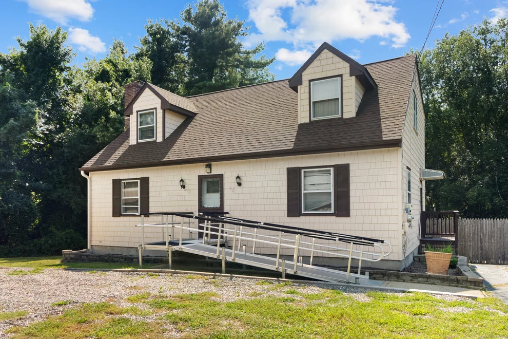 Unit for sale at 788 Vauxhall Street Extension, Waterford, CT 06385