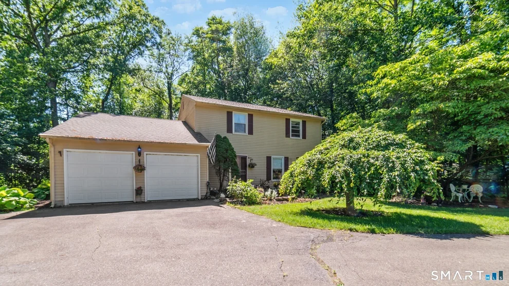Unit for sale at 105 Inwood Lane, Bristol, CT 06010