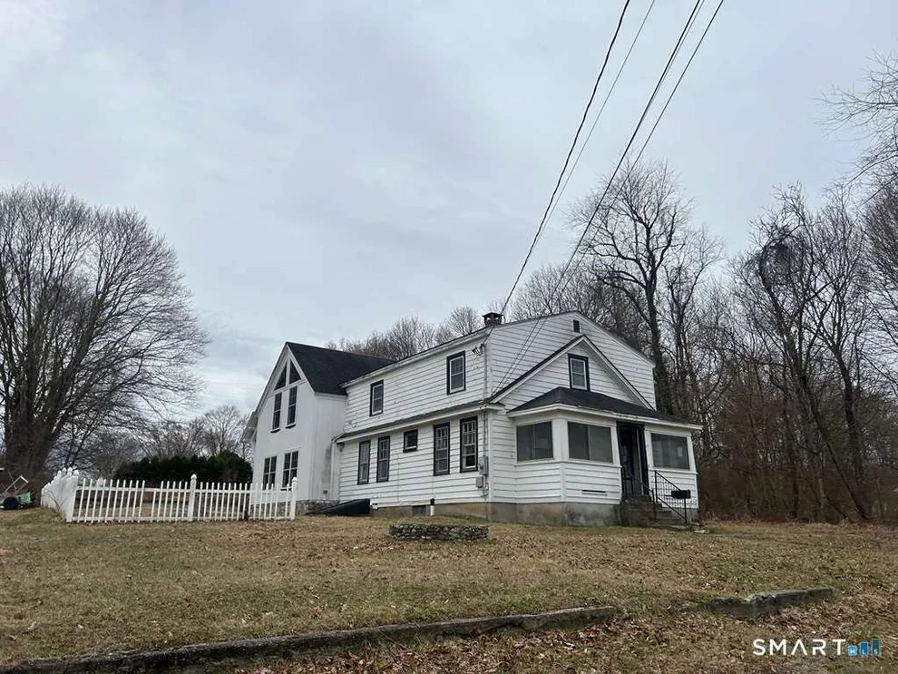 Unit for sale at 17 Comstock Avenue, Waterford, CT 06382