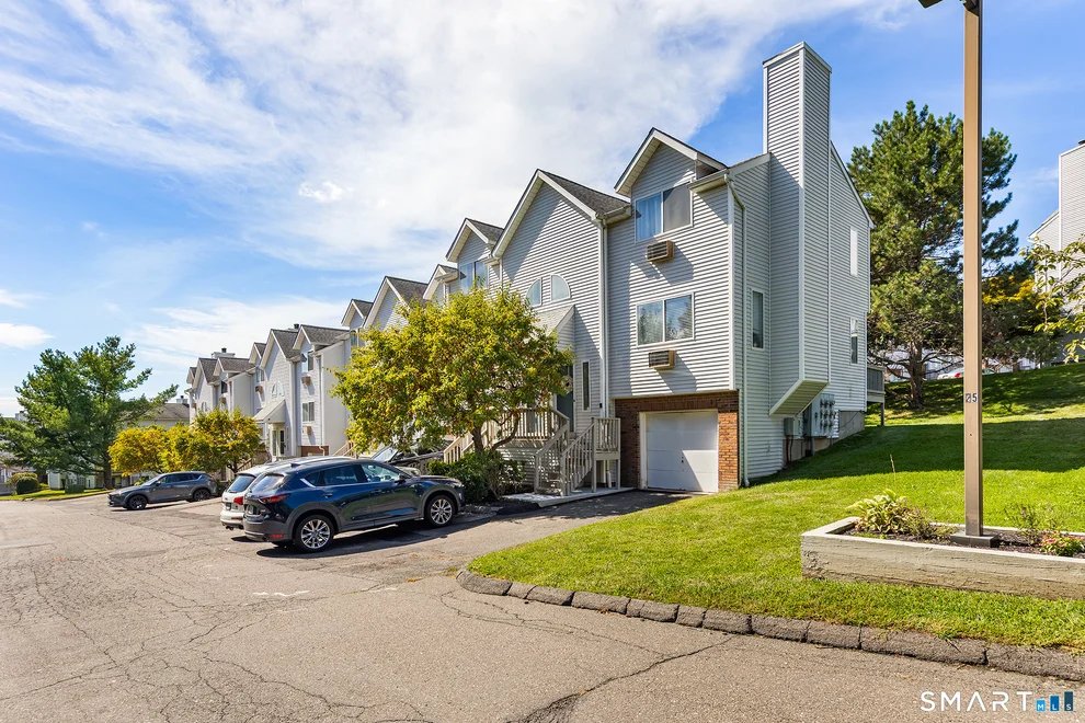 Unit for sale at 925 Oronoke Road, Waterbury, CT 06708