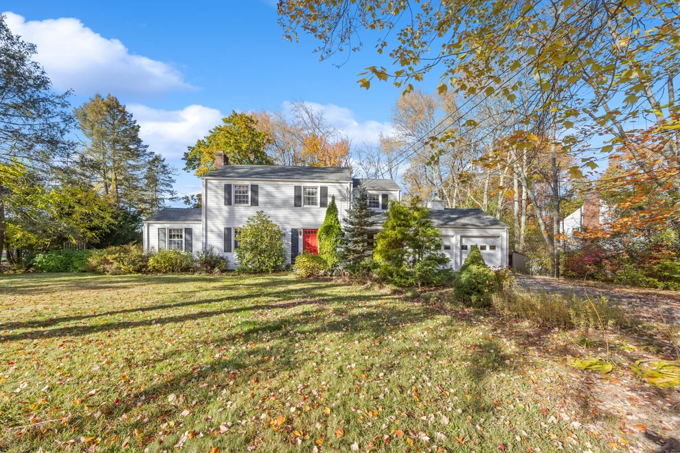 Unit for sale at 3 Pilgrim Road, West Hartford, CT 06117