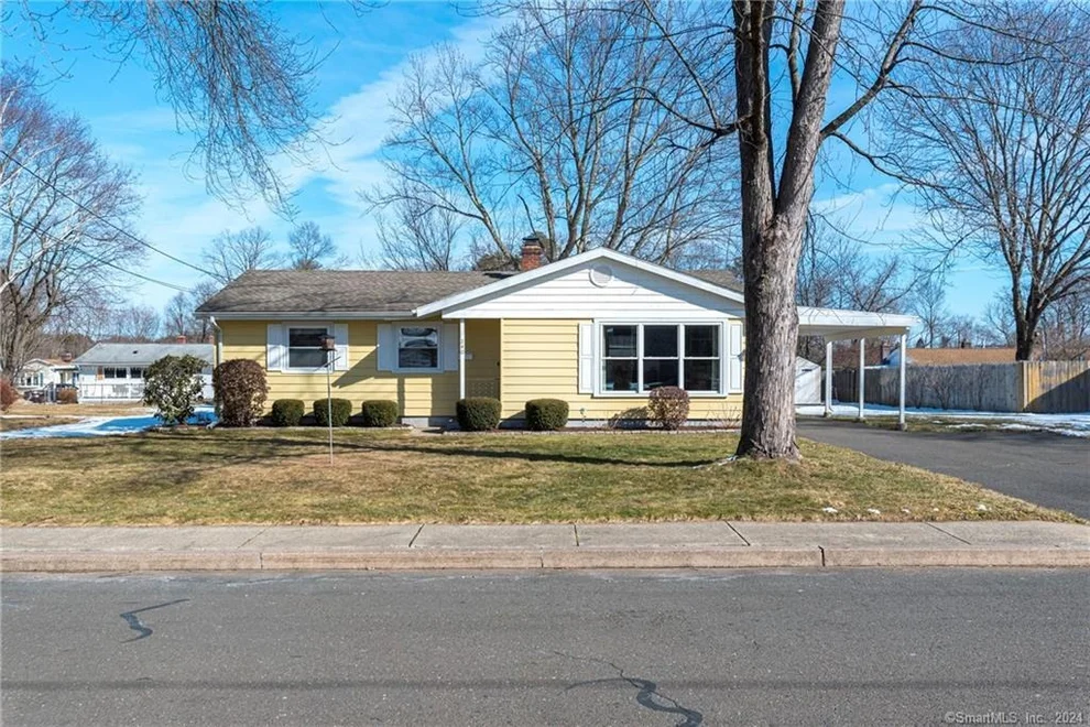 Unit for sale at 240 Green Manor Road, Enfield, CT 06082