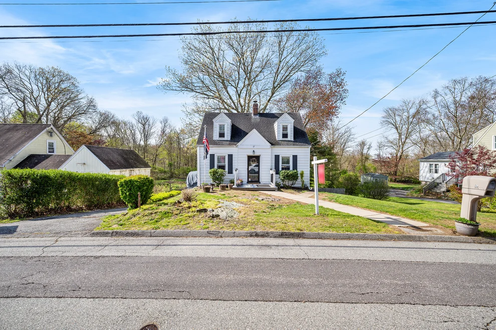 Unit for sale at 17 Sunset Avenue, Norwich, CT 06360