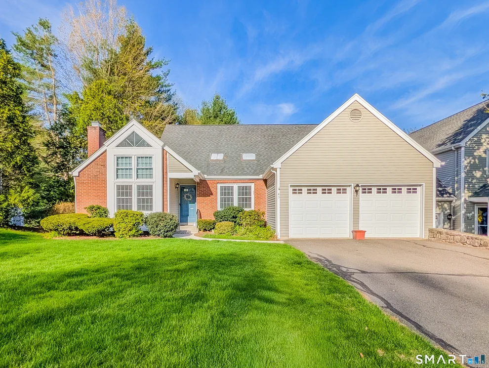 Unit for sale at 43 Woodbury Hill, Woodbury, CT 06798