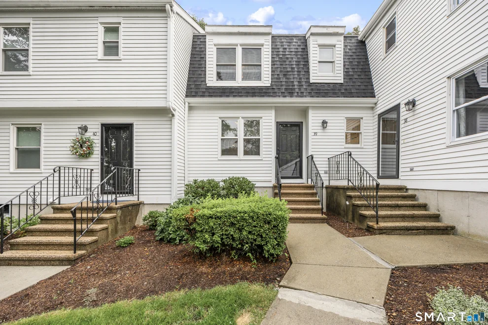Unit for sale at 319 Thomaston Road, Watertown, CT 06795