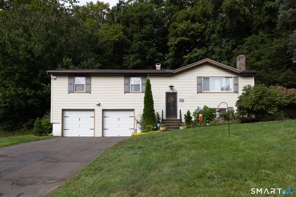 Unit for sale at 306 Wintergreen Avenue, Hamden, CT 06514