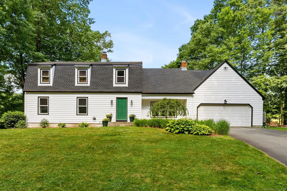 Unit for sale at 125 Lorraine Road, Manchester, CT 06040