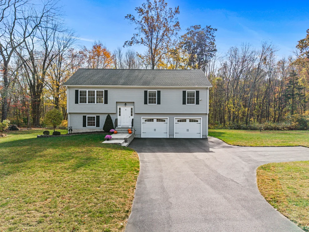 Unit for sale at 4 Daisy Hill Drive, Montville, CT 06370