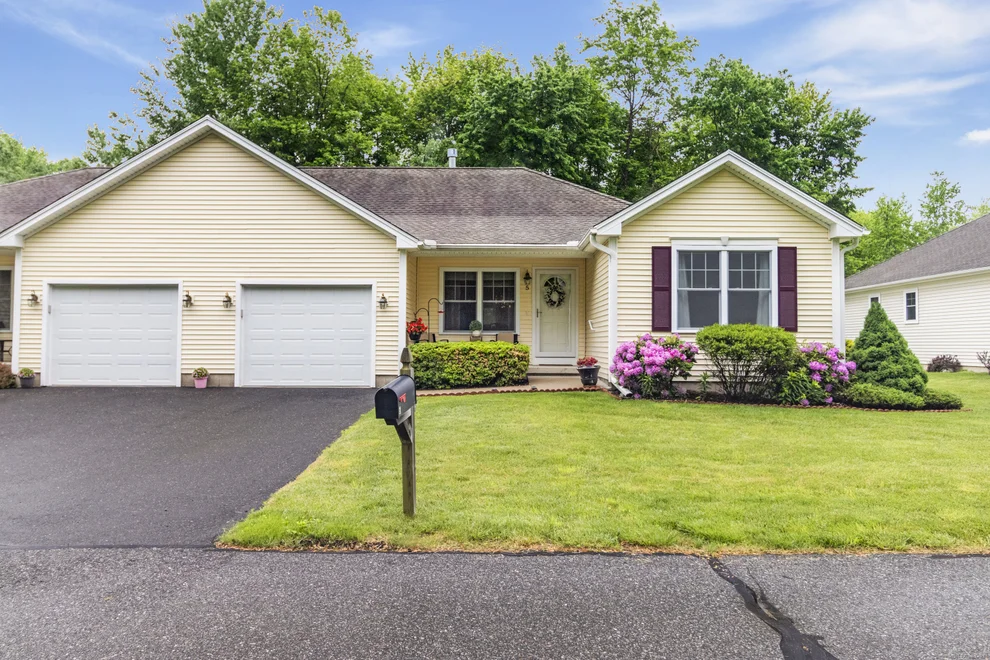 Unit for sale at 5 Blue Heron Way, East Windsor, CT 06088