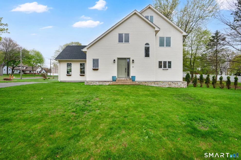 Unit for sale at 10 Grant Farm Road, Manchester, CT 06040