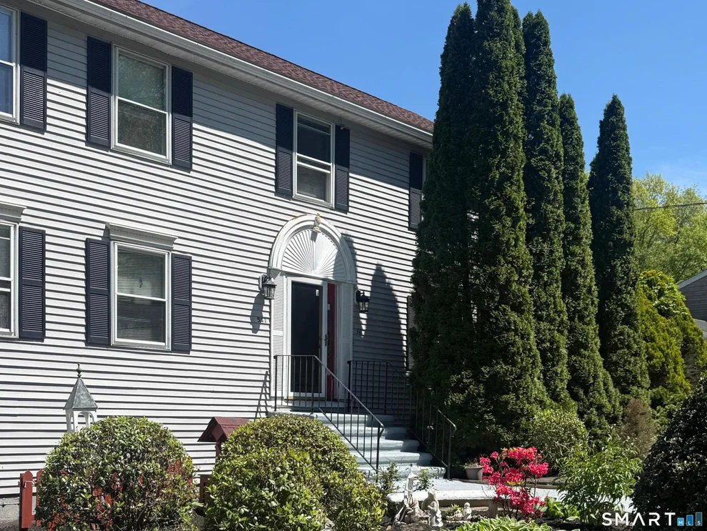 Unit for sale at 541 Middlebury Road, Watertown, CT 06795
