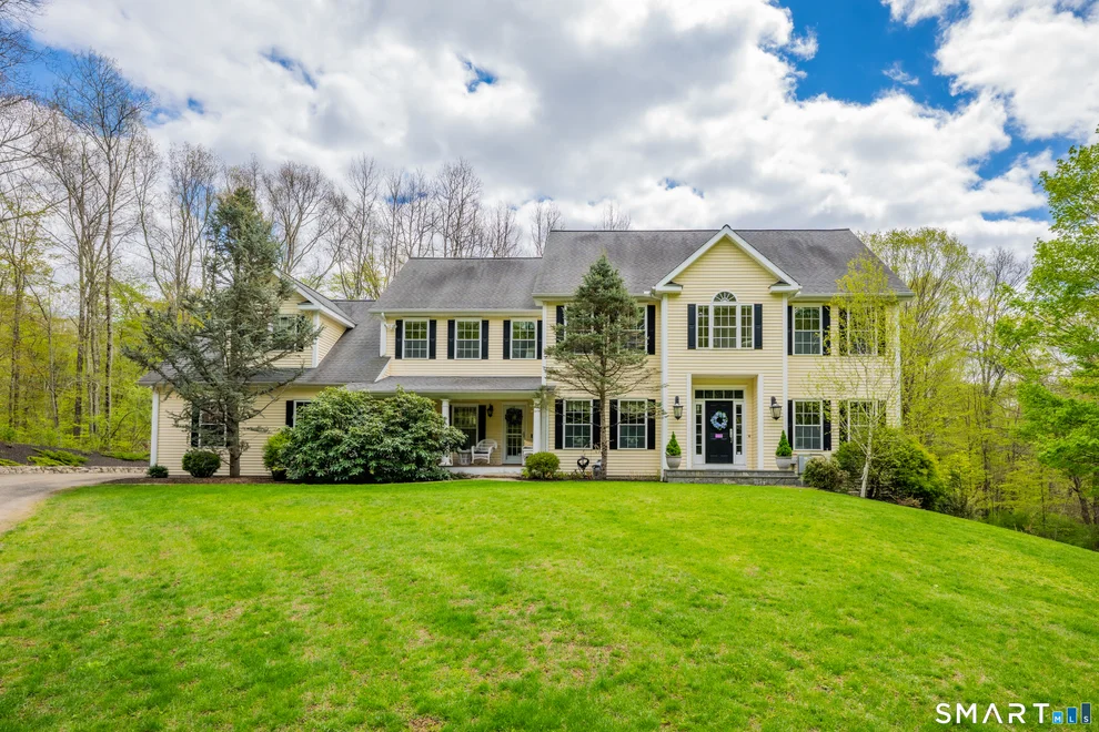 Unit for sale at 8 Curtiss Meadows, Woodbury, CT 06798