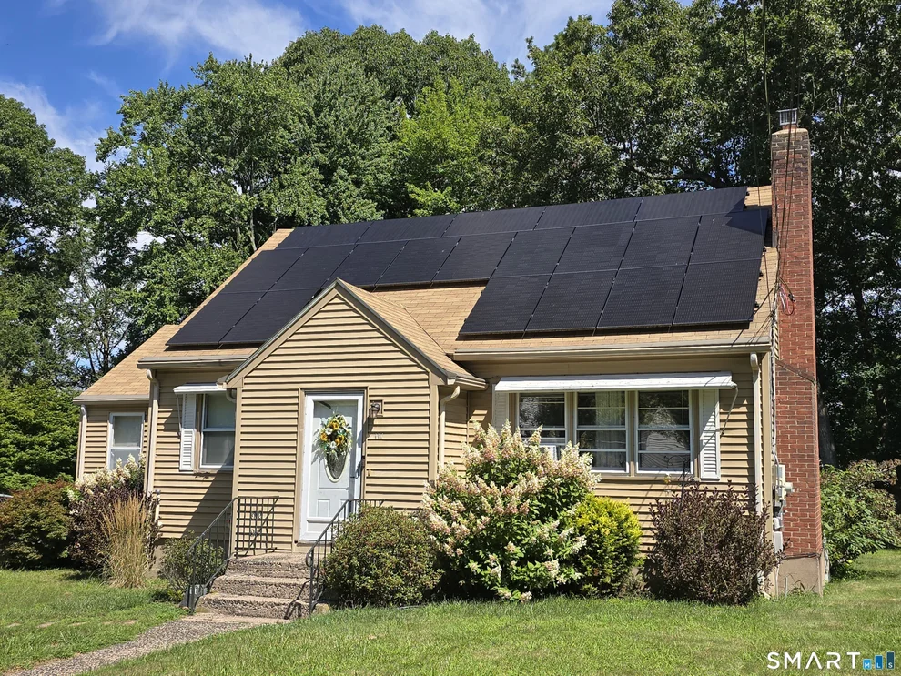 Unit for sale at 117 Helaine Road, Manchester, CT 06042