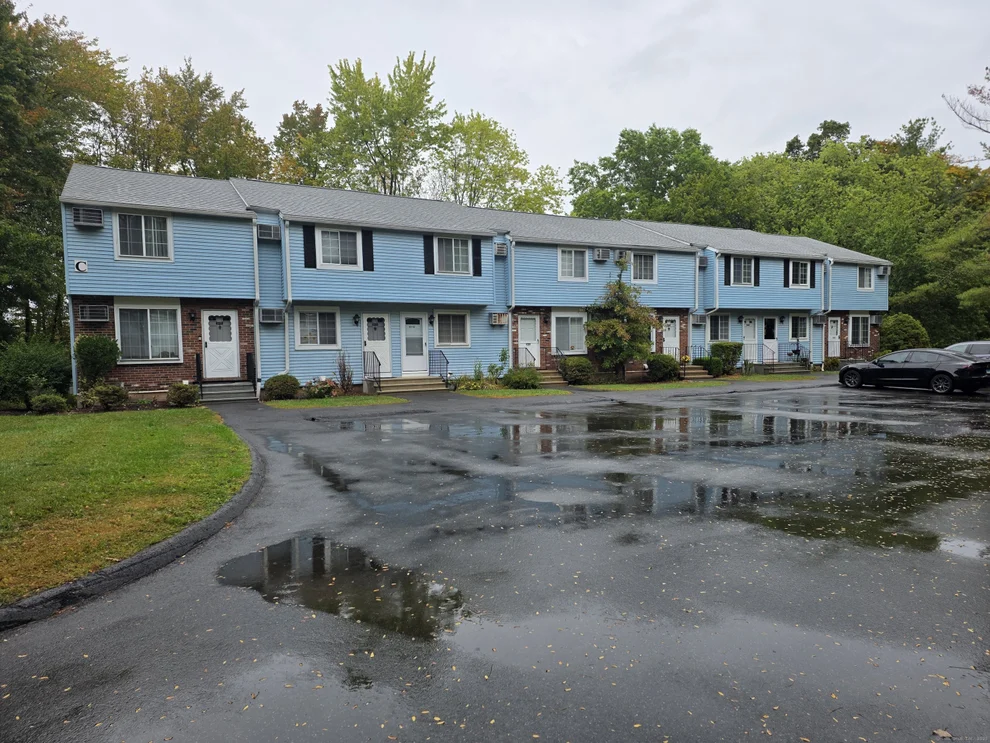 Unit for sale at 94 Cynthia Lane, Middletown, CT 06457