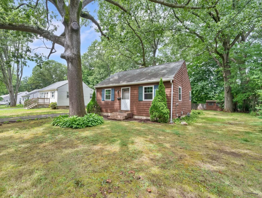 Unit for sale at 141 Deepwood Drive, Manchester, CT 06040