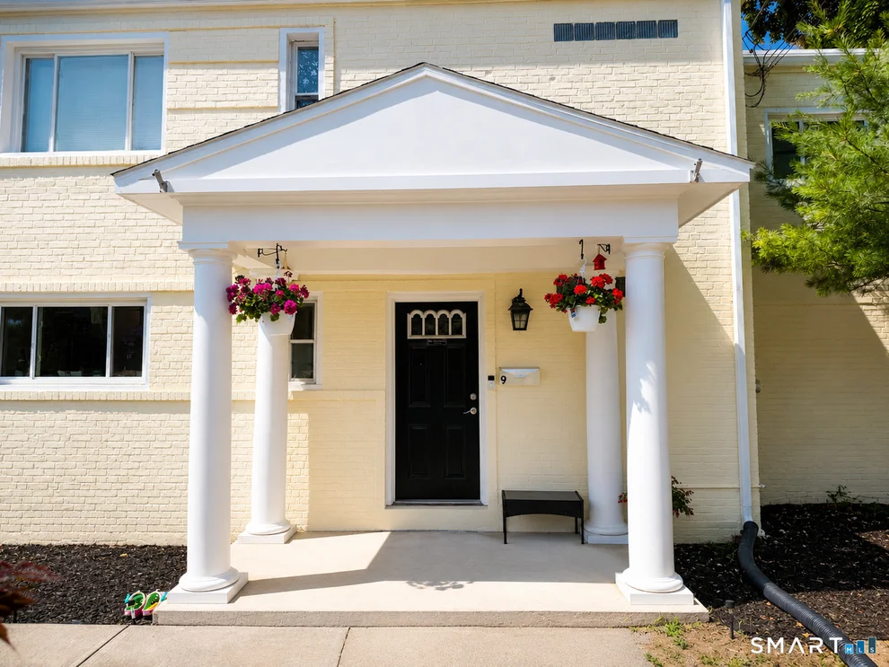 Unit for sale at 9 Stephen Street, Manchester, CT 06040