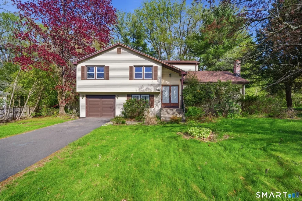 Unit for sale at 218 Woodland Avenue, Bloomfield, CT 06002