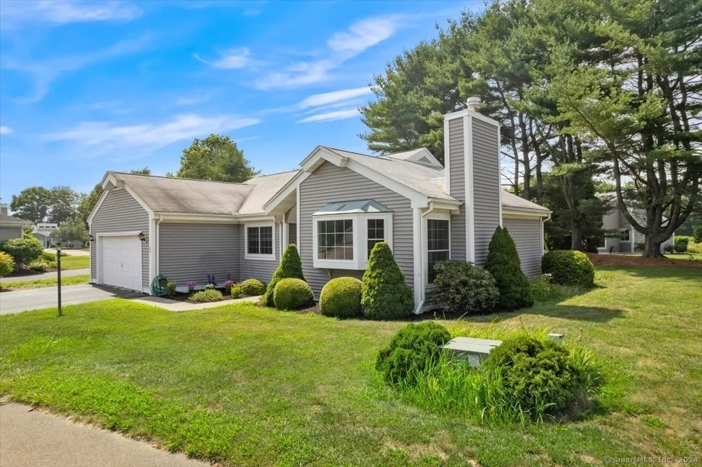 Unit for sale at 367 Main Street, Old Saybrook, CT 06475