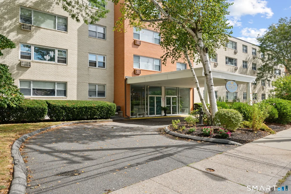 Unit for sale at 292 Pequot Avenue, New London, CT 06320