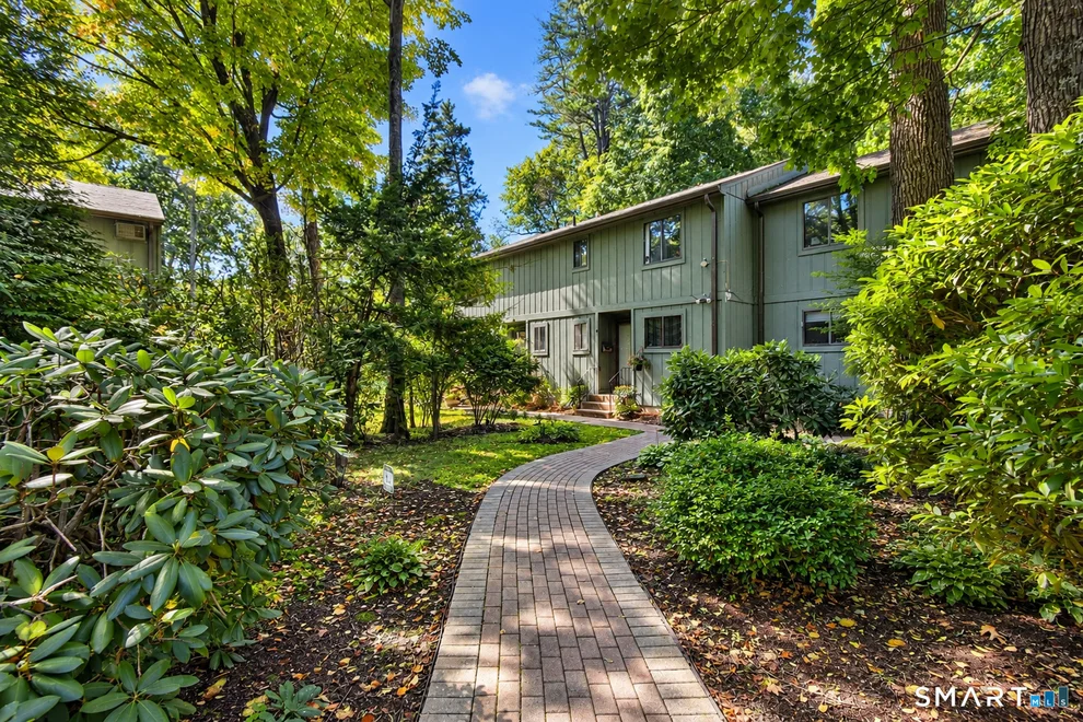 Unit for sale at 126 Highland Street, Manchester, CT 06040