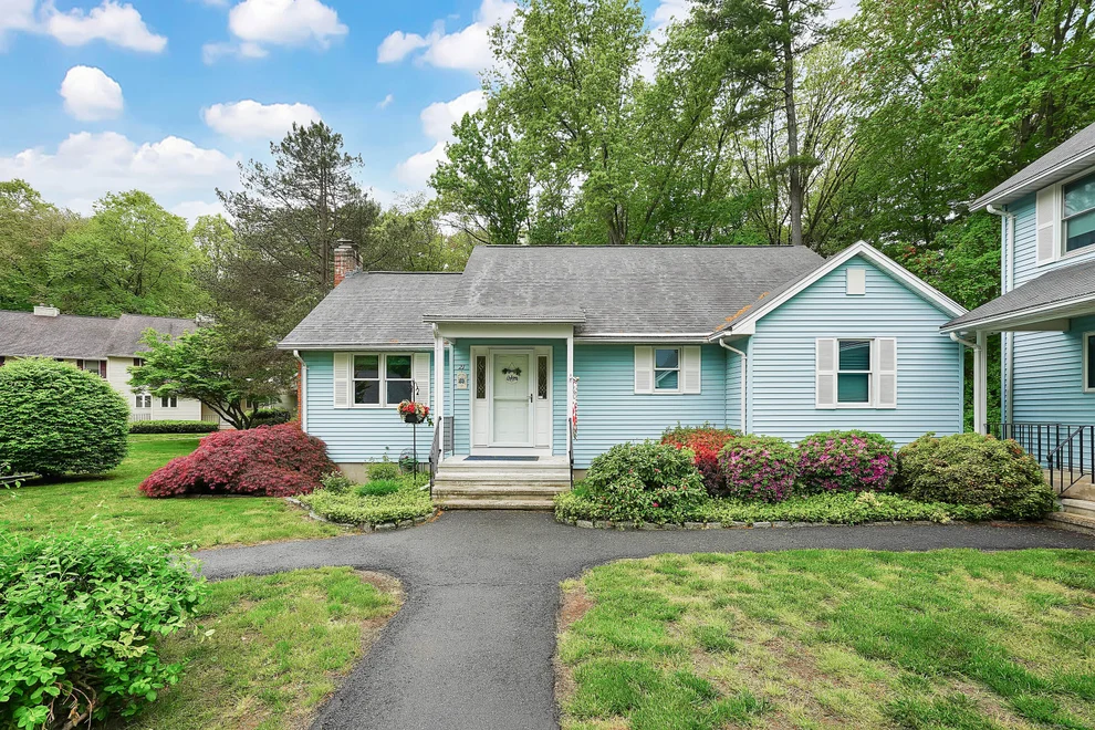 Unit for sale at 21 Oldefield Farms, Enfield, CT 06082