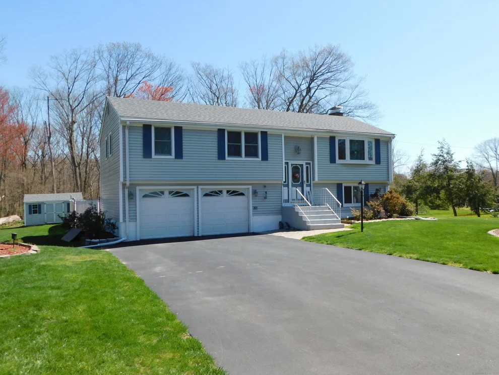 Unit for sale at 212 Willowcrest Drive, Windsor, CT 06095