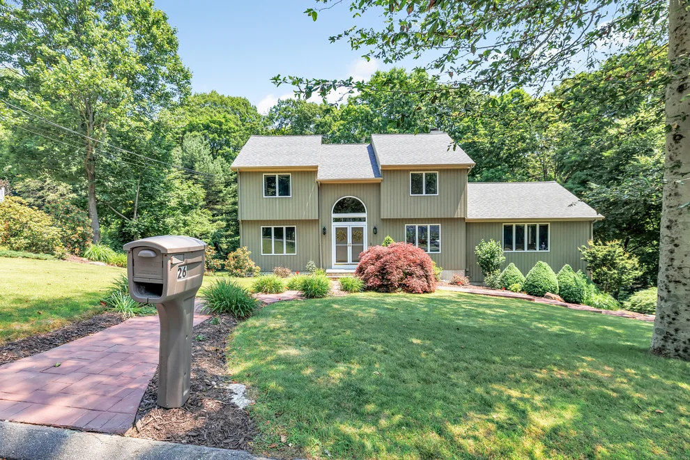 Unit for sale at 26 Rolling Brook Lane, Shelton, CT 06484