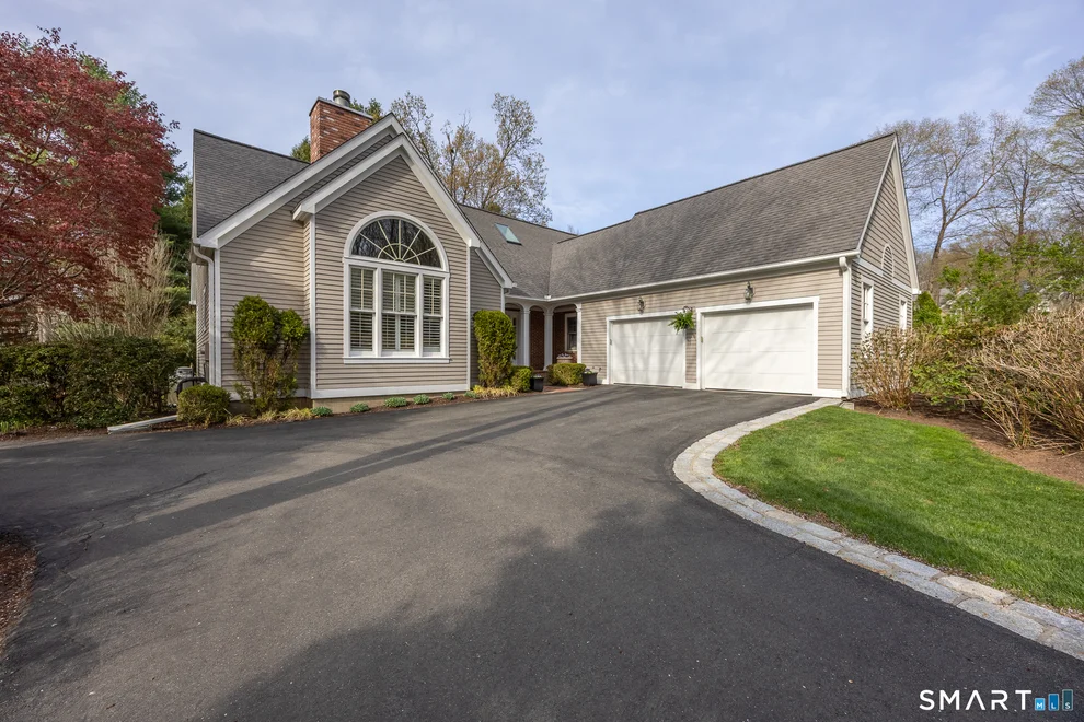 Unit for sale at 456 Castle Glenn, Cheshire, CT 06410