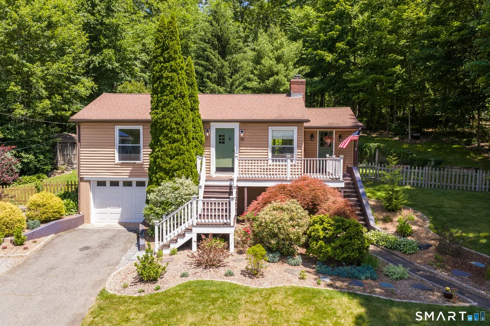 Unit for sale at 34 Pehr Lane, Cheshire, CT 06410