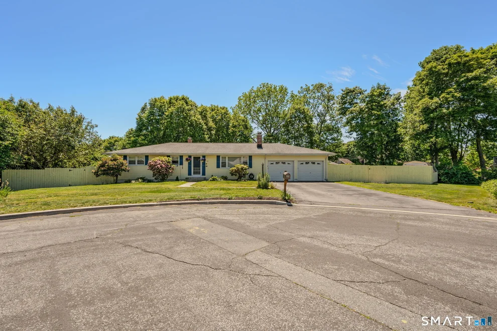 Unit for sale at 25 Sandy Hollow Drive, Waterford, CT 06385