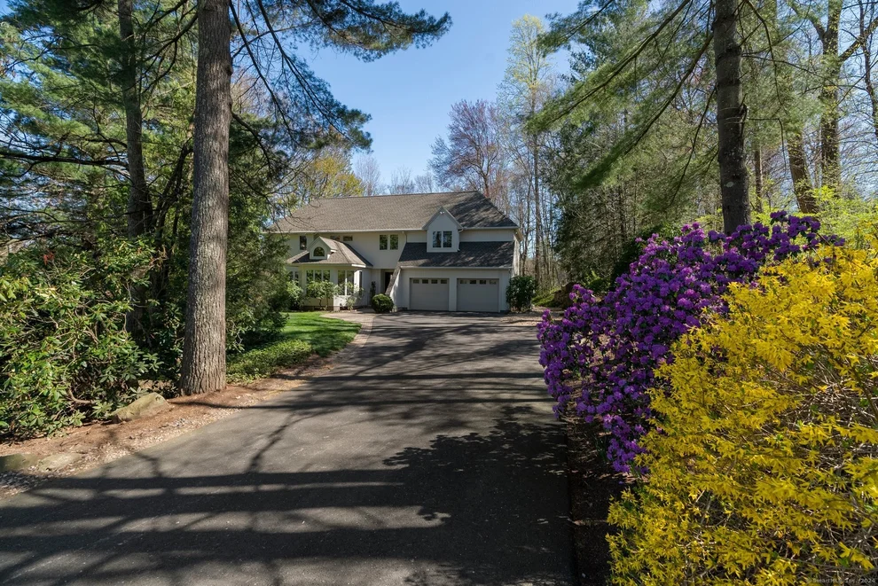 Unit for sale at 29 Pheasant Chase, West Hartford, CT 06117