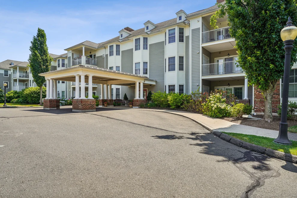 Unit for sale at 25 Cassandra Boulevard, West Hartford, CT 06107