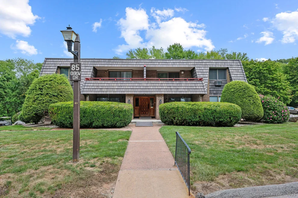 Unit for sale at 85 Oxbow Drive, Glastonbury, CT 06033