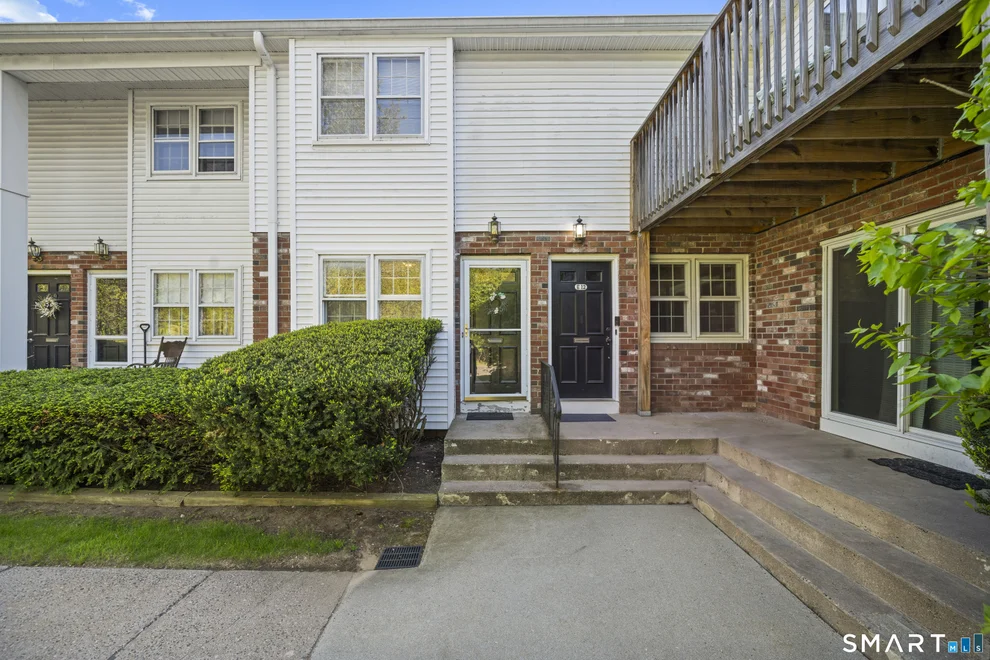 Unit for sale at 11 Georgetown Drive, Enfield, CT 06082
