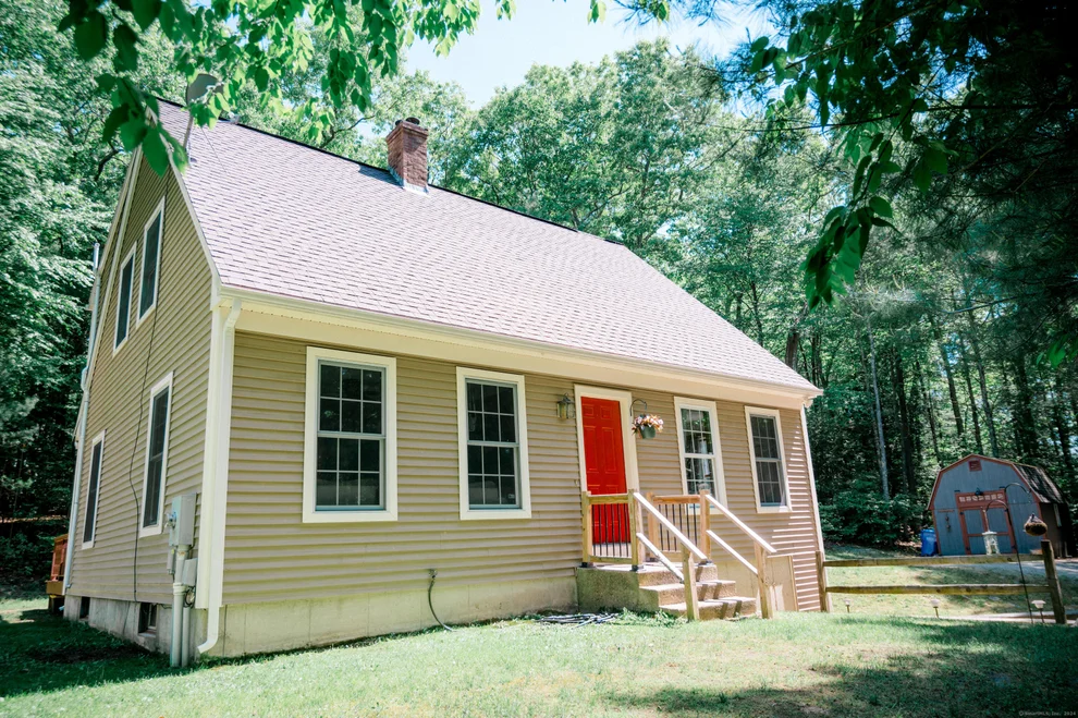 Unit for sale at 5 Evergreen Lane, Stafford, CT 06076