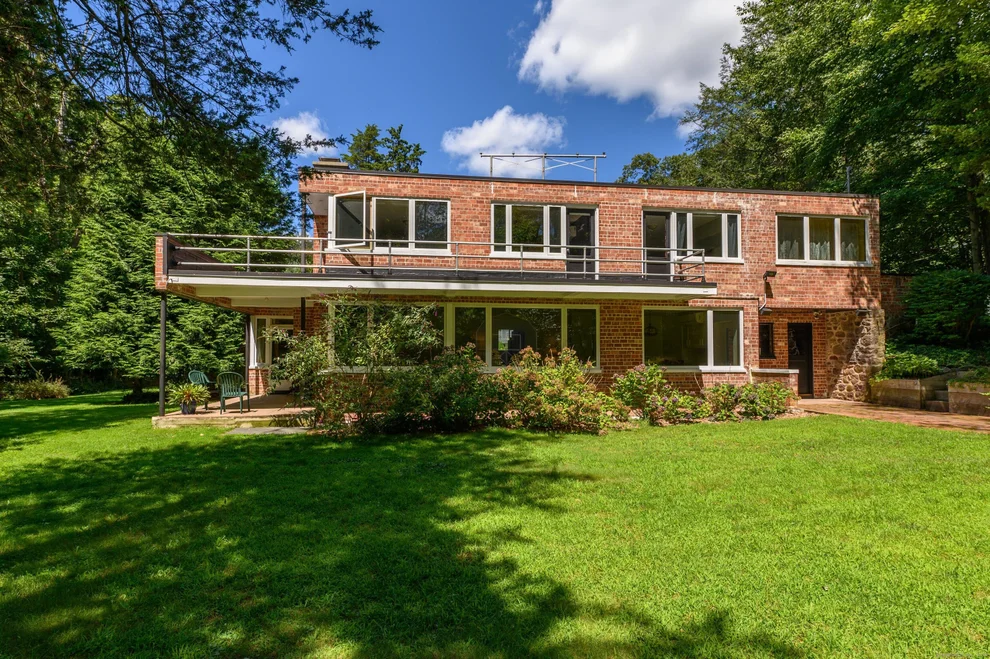Unit for sale at 205 Jinny Hill Road, Cheshire, CT 06410