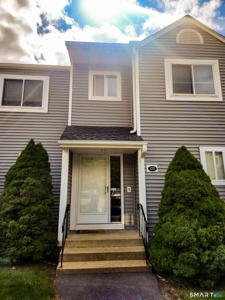 Unit for sale at 173 Stoneheights Drive, Waterford, CT 06385