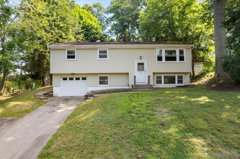 Unit for sale at 47 Evergreen Lane, Montville, CT 06370