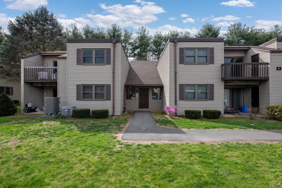 Unit for sale at 602 Twin Circle Drive, South Windsor, CT 06074