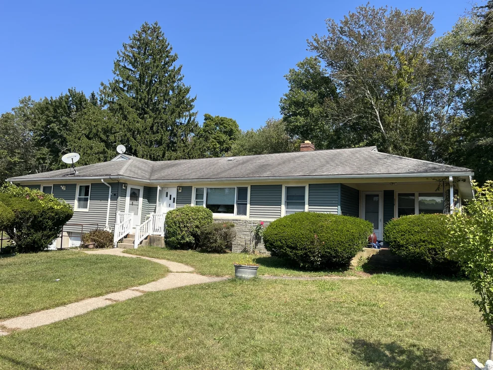 Unit for sale at 1-3 Islanda Court, East Lyme, CT 06333