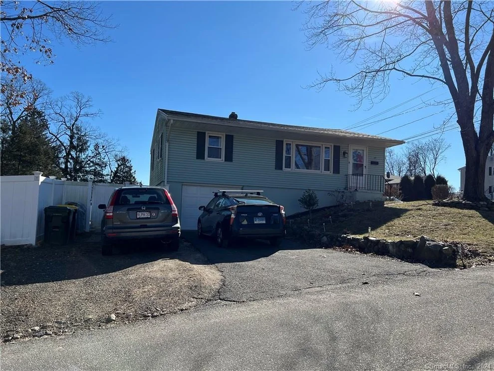 Unit for sale at 25 Park Lane, Watertown, CT 06779